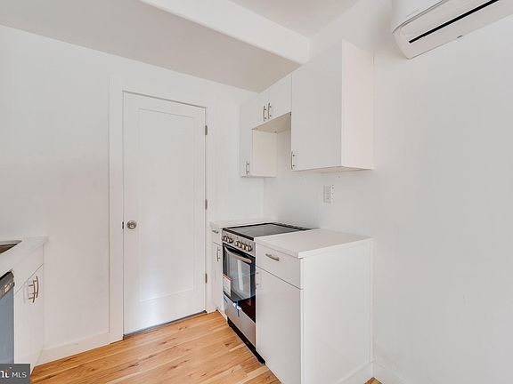 3rd image of 1617 Harrison St #2F