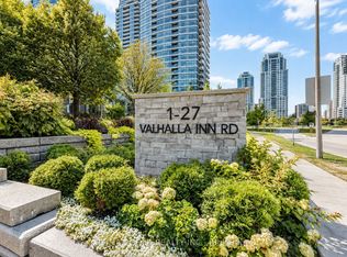 23 Valhalla Inn Rd #45, Toronto, ON M9B 0B3