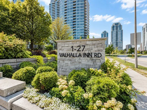 23 Valhalla Inn Rd #45, Toronto, ON M9B 0B3