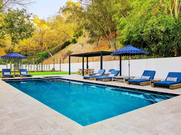 2570 Nichols Canyon Rd, Los Angeles, CA 90046