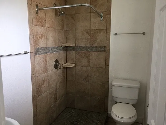 1005 McKinley Ave — Photo 8