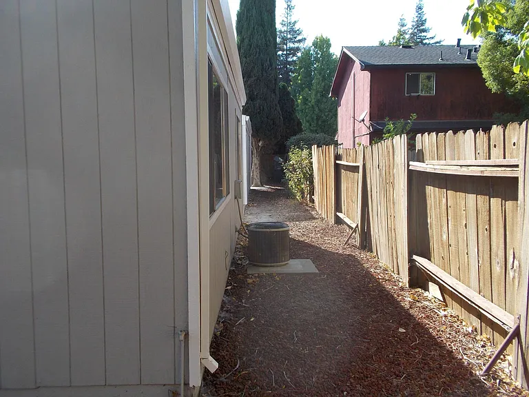 Union Ave — Photo 13