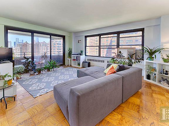 2nd image of 264 E Broadway APT C1503