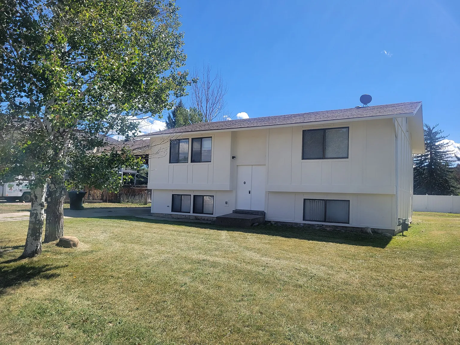 Remodeled 2-Bedroom Home with Large Yard in Heber — Photo 2