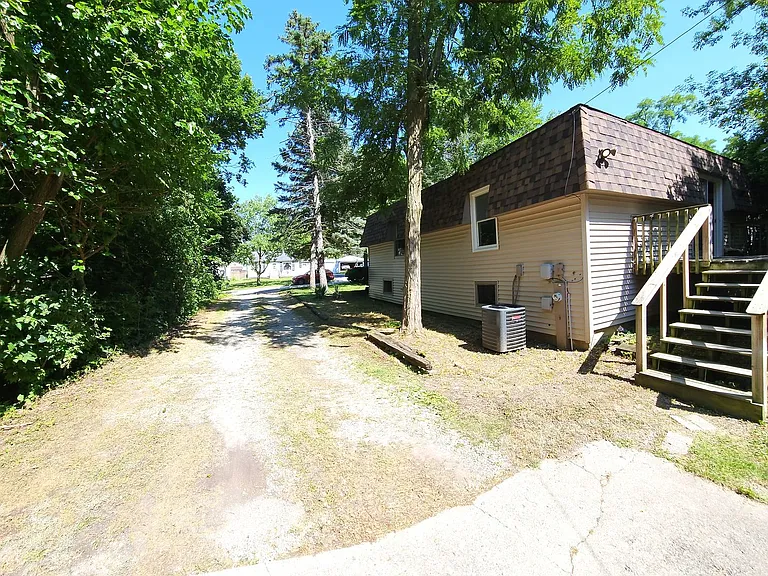 120 S Park St #1 — Photo 14