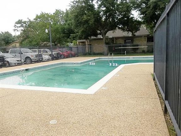 3rd image of 3045 Park Ln APT 1042