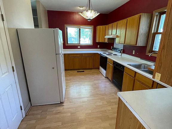 Kitchen (before new stainless steel appliances)