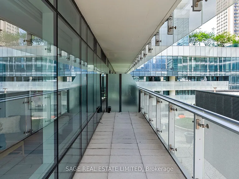 1 Bloor St E #510 — Photo 33