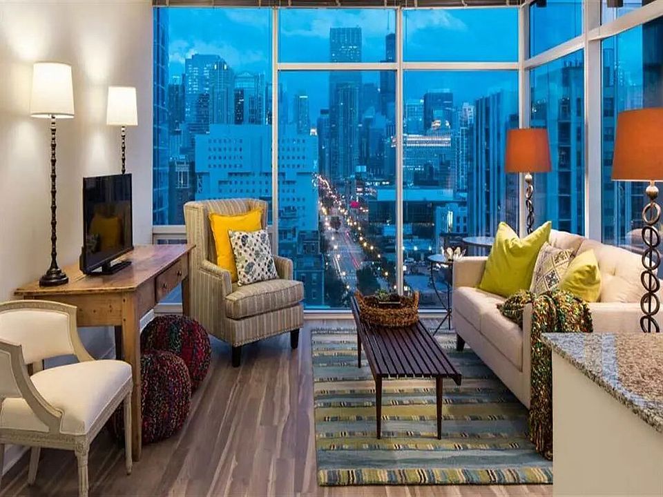 1st image of 807 N Lasalle St #705