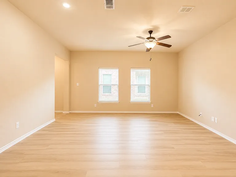 1328-1330 Piedmont Dr — Photo 5