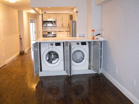 3rd image of 474 Midwood St #2