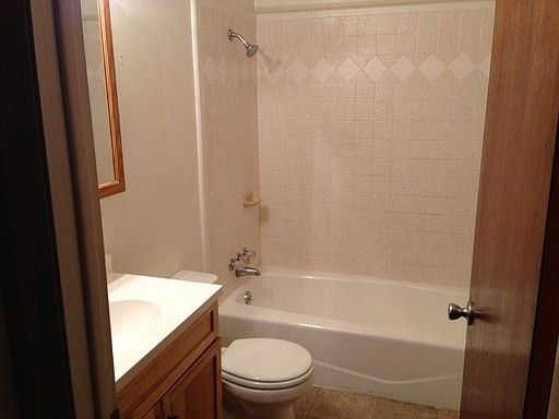3rd image of 1903 Westview Cir APT 17