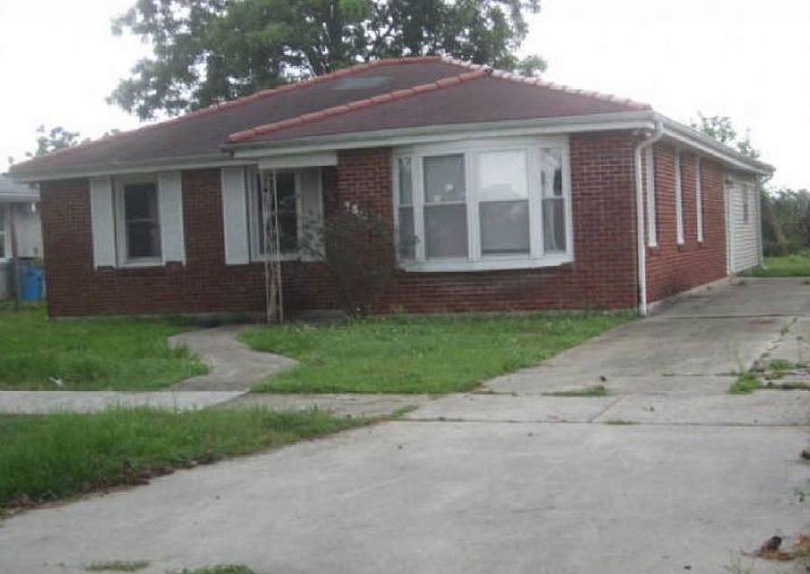 1st image of 142 W Claiborne Sq