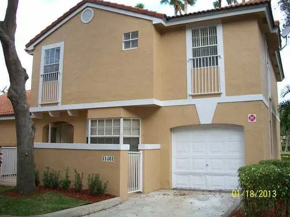 11461 Lakeview Dr #8A, Pompano Beach, FL 33071