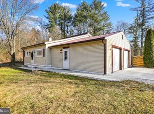 9 Lake Shore Dr, Mohnton, PA 19540