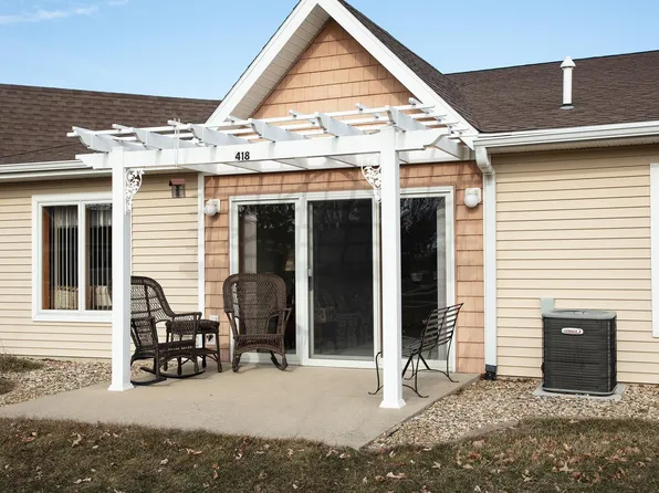 1412 Stone Ln APT 418, Waverly, IA 50677