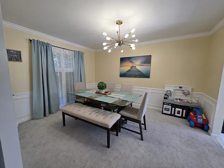 1152 Congress Dr — Photo 9