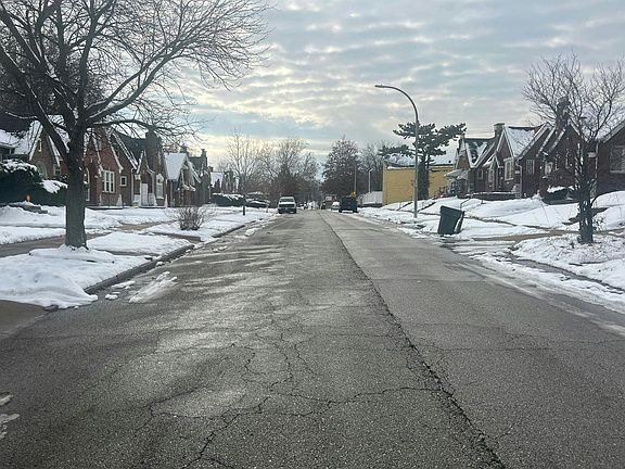 4th image of 5742 Park Ln