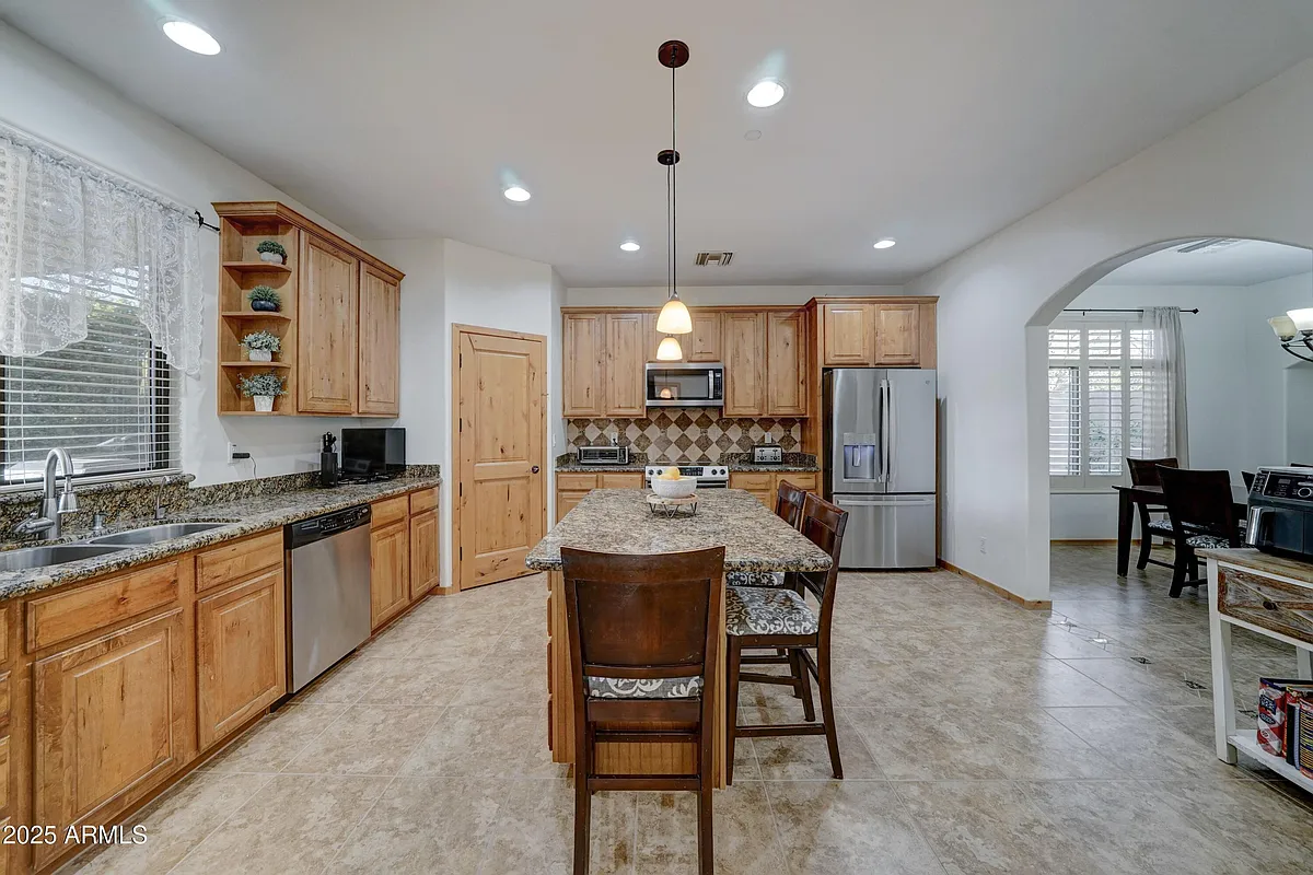 Primary Photo - 6502 N 81st Pl
