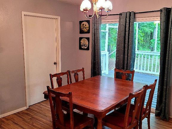3rd image of 312 E Circle Dr