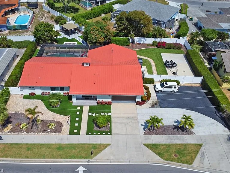 701 N Barfield Dr — Photo 39