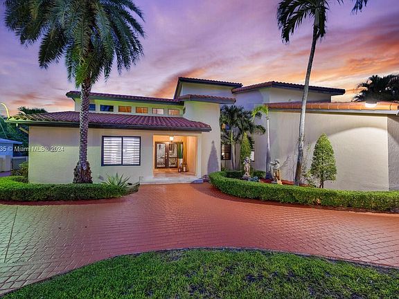 3rd image of 8461 Grand Canal Dr
