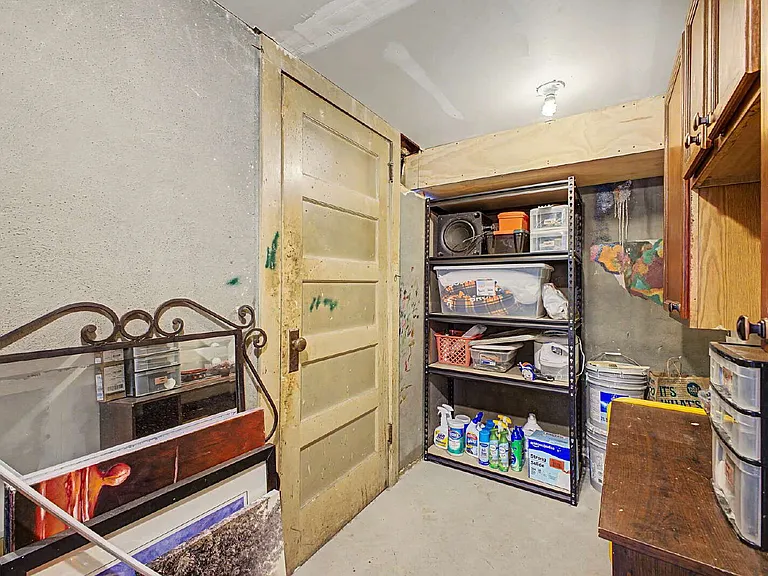 1156 S Downing St — Photo 22