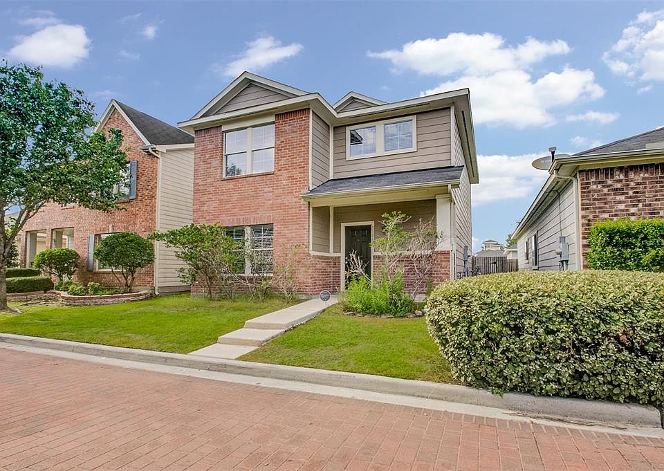 1st image of 11840 Chanteloup Dr