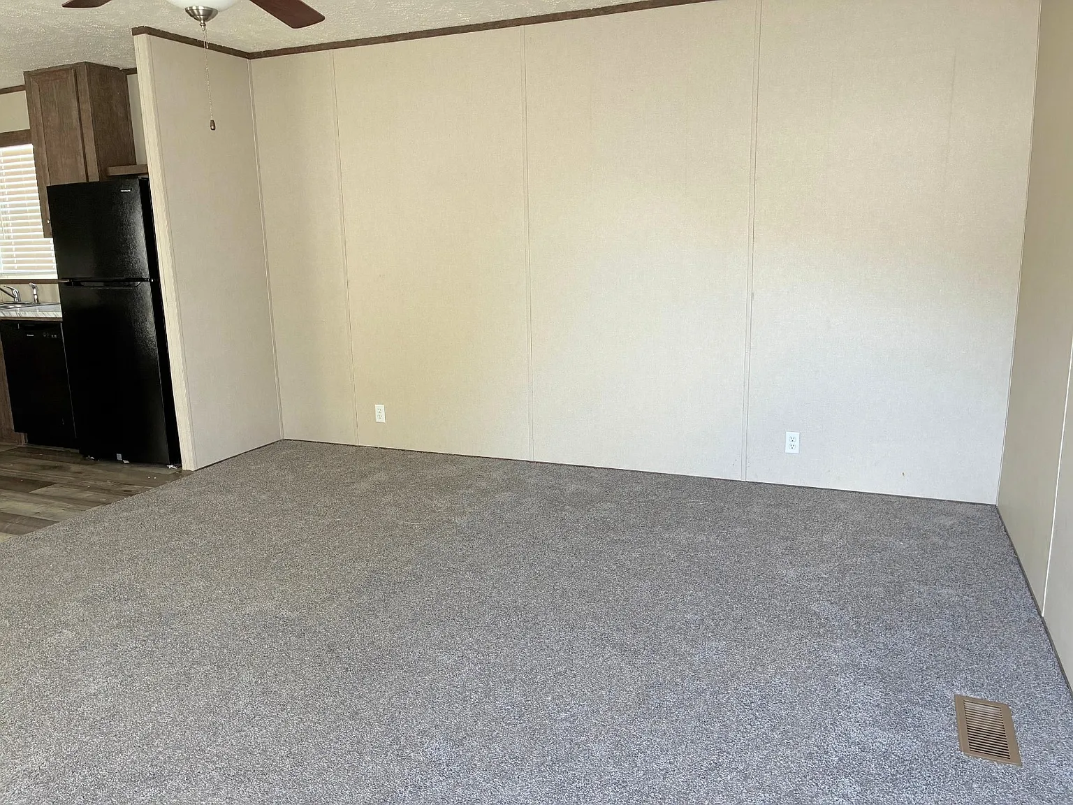 3 bed, 2.0 bath, 1216 sqft, $1,253 — Photo 2