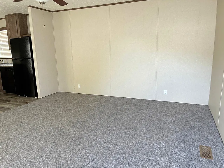 1725 W Golden Cir — Photo 2