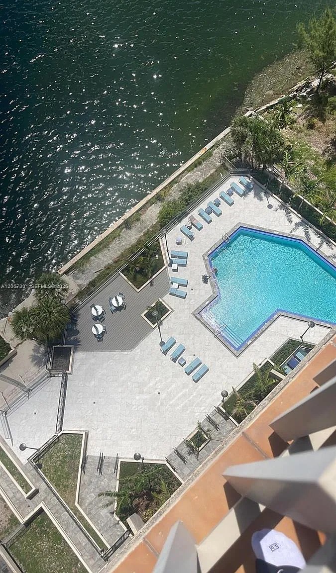 Jockey Club Iii Condo — Photo 4