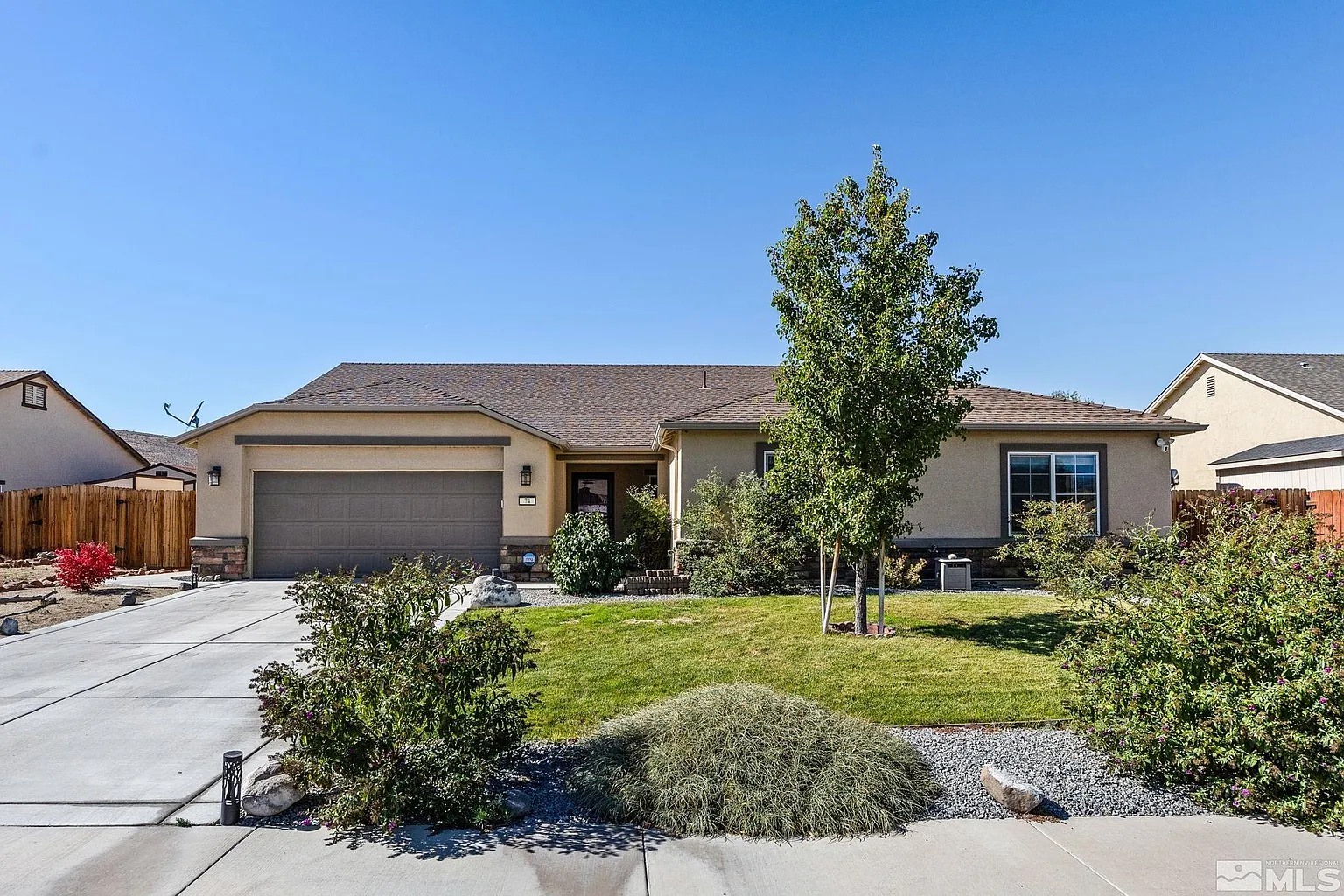74 Riverside Dr photo 1