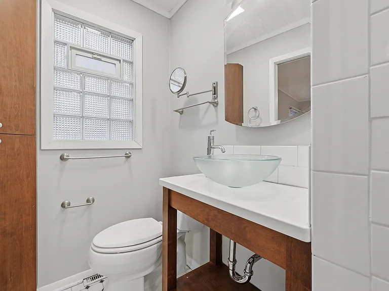 4536 N Larkin St — Photo 13