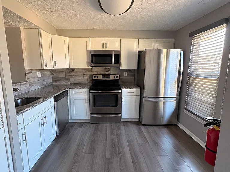57 Vanderbilt Ct — Photo 9