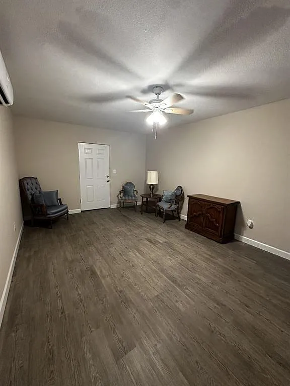 Building Photo - 1036 Dequeen Blvd #B