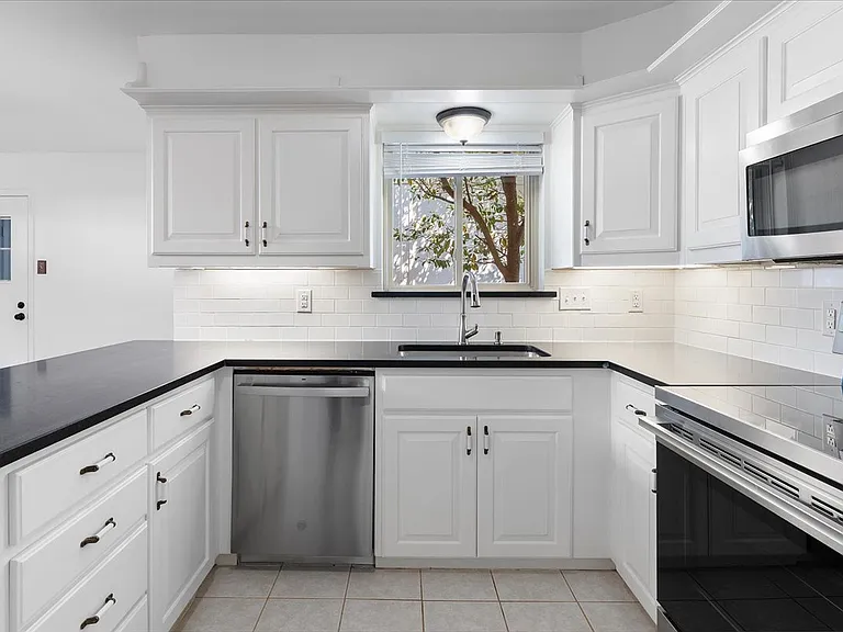 2809 Olympia Dr — Photo 19