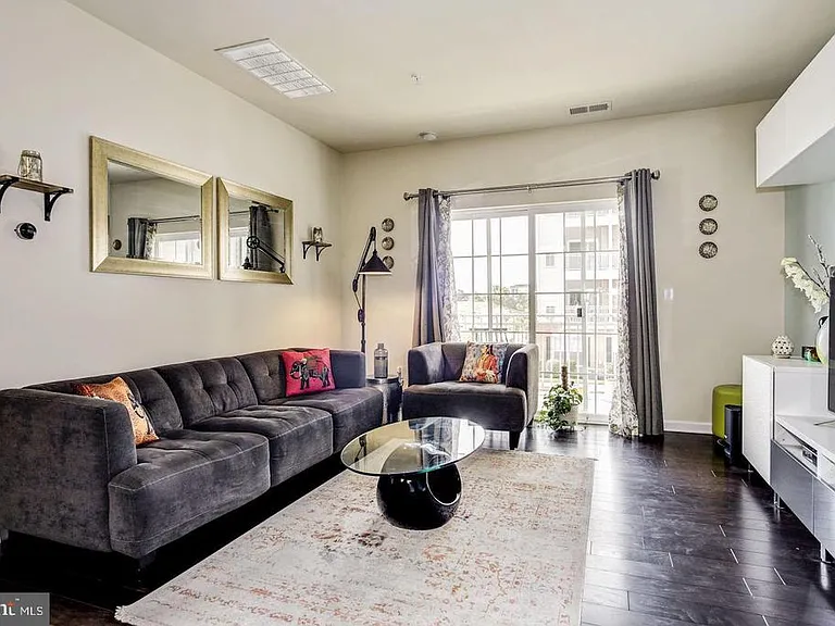 223 Breeders Cup Dr — Photo 4