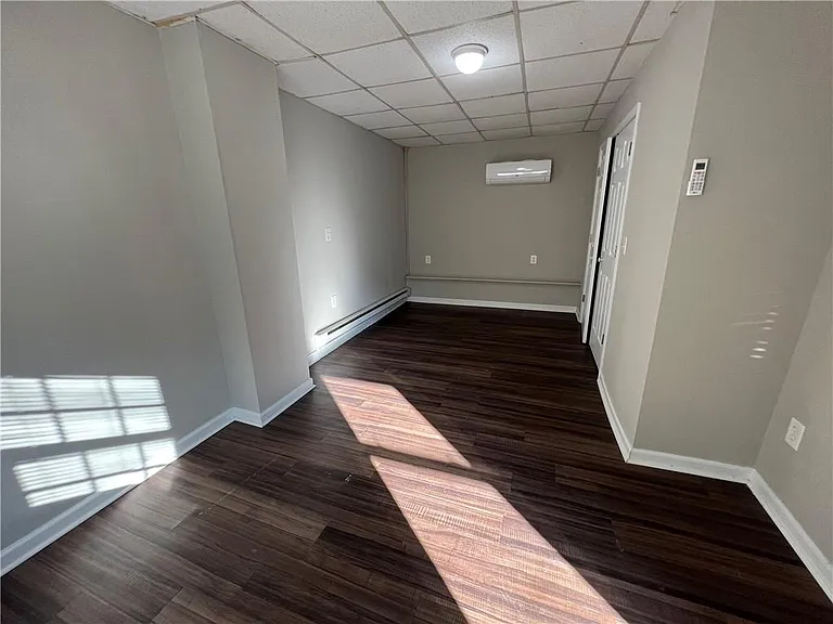 300 Forrest Ave #E — Photo 4