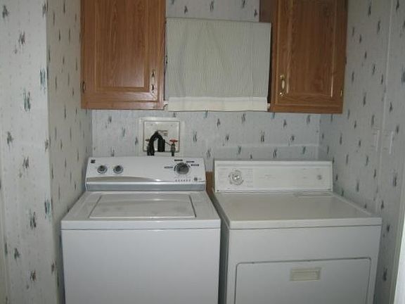 3rd image of 3709 S Parkview Cir