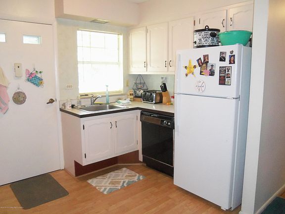 3rd image of 82B Dorchester Dr #1002
