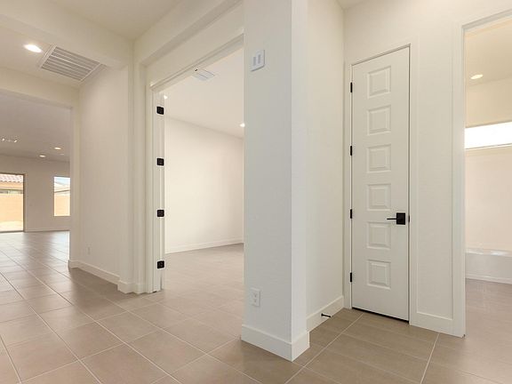4th image of 7444 W Spur Dr
