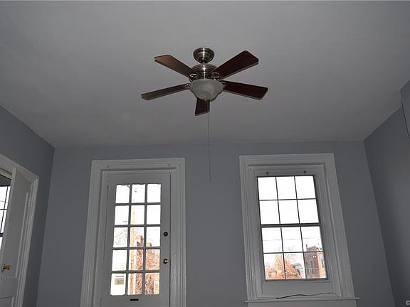 5th image of 501 W Clay St #B