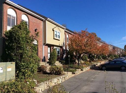 2nd image of 560 Bedford St APT B1