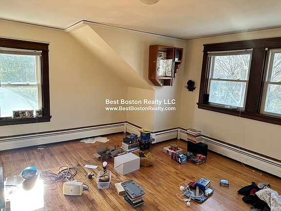 5th image of 84 Walker St APT 3