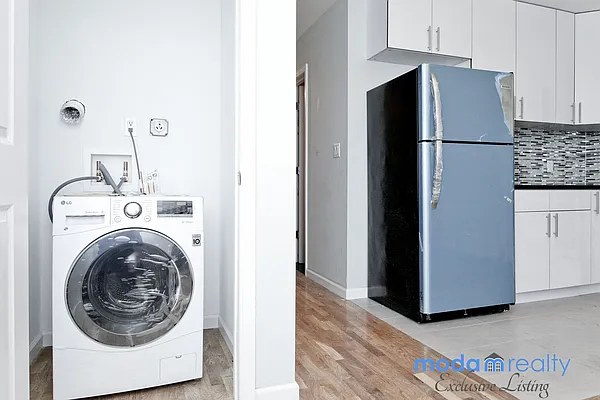 Rented by Moda Realty | media 3