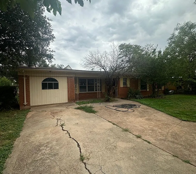401 S Jefferson Dr