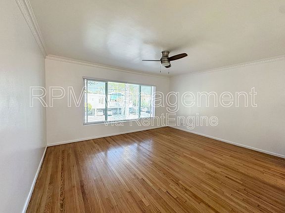 4th image of 905 N Sweetzer Ave APT 22