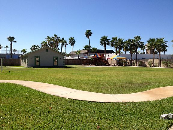 5th image of 906 Padre Blvd