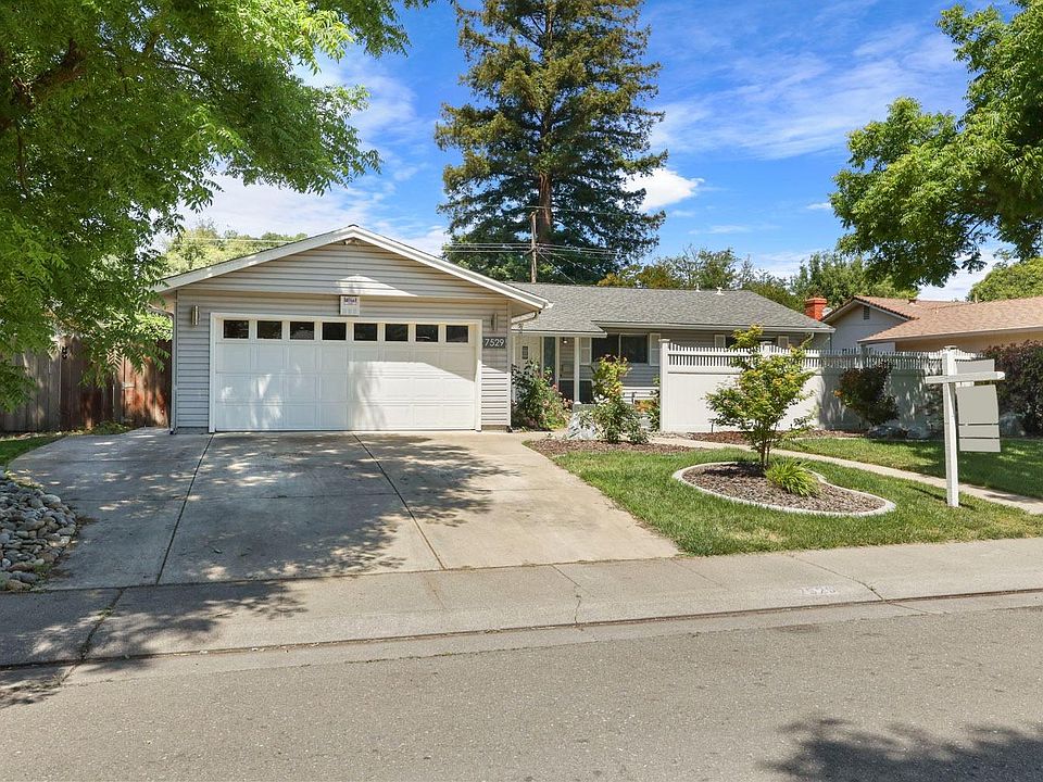 1st image of 7529 Oakcreek Dr