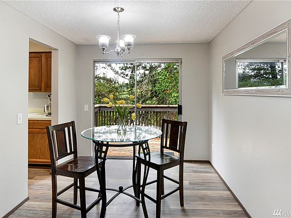 5th image of 4610 Laguna Ln SE